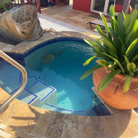 Cozy Studio With Private Spa Oranjestad Exterior foto